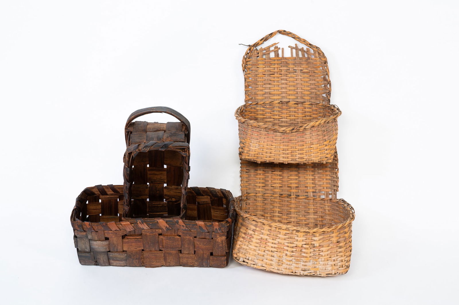 TWO AMERICAN SPLINT BASKET WALL POCKETS. (1 of 2)