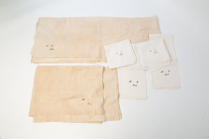 SIX SHAKER BEDDING LINENS.