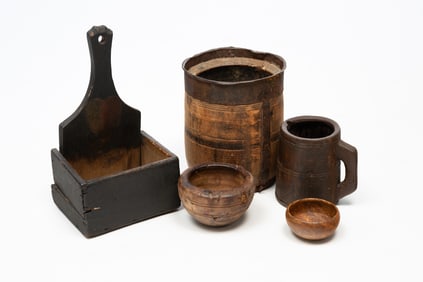 FIVE WOODEN ITEMS.