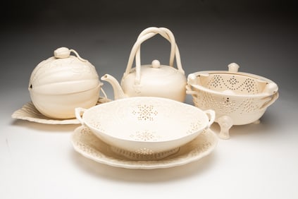 FIVE ENGLISH LEEDSWARE CREAMWARE SERVING DISHES.