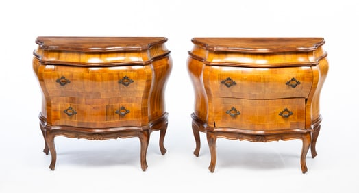 PAIR OF LOUIS XV STYLE WALNUT AND STRING-INLAID BOMBÉ BEDSIDE COMMODES.