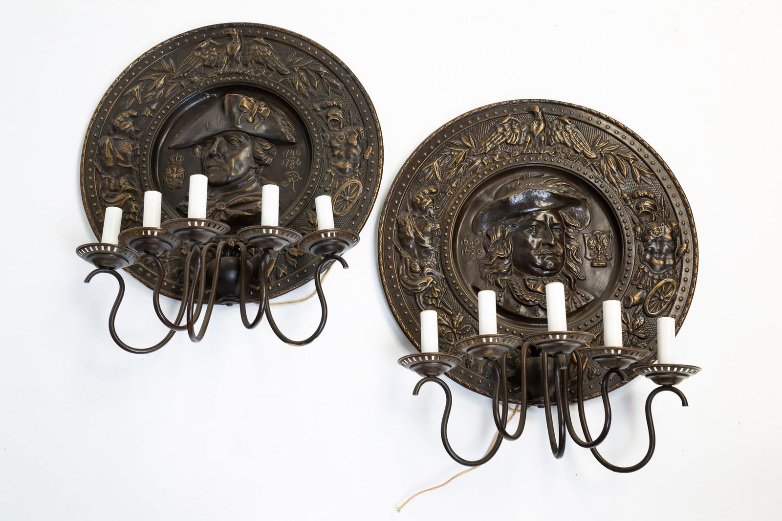 PAIR OF AMERICAN ROUND DIE-STAMPED TIN WALL SCONCES. (1 of 4)