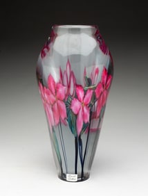 DAVID LOTTON (AMERICAN) "CLEMATIS" FLORAL ART GLASS VASE.