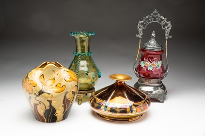 ASSEMBLED GROUP OF ART GLASS AND POTTERY.