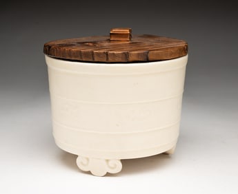 CHINESE BLANC DE CHINE PORCELAIN CENSER.