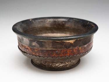 TIBETAN BURL AND SILVER MOUNTED BOWL (JHA-PHOR).