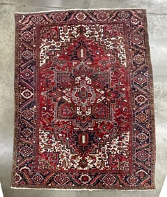 PERSIAN HERIZ ROOM SIZE RUG.