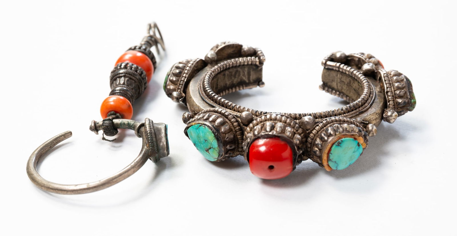 TWO TIBETAN TURQUOISE AND CORAL EAR PENDANTS OR EARRINGS. (1 of 2)