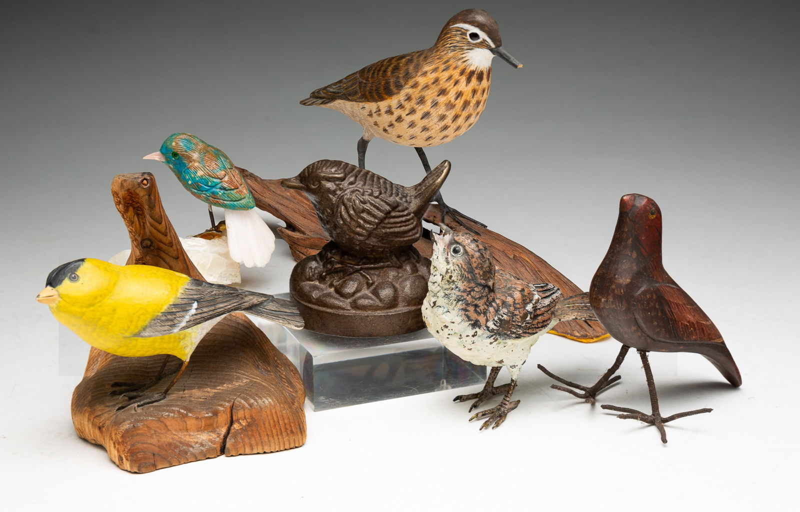 SIX AMERICAN DECORATIVE BIRDS. (1 of 6)