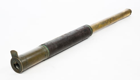 BRASS AND LEATHER SINGLE-DRAW TELESCOPE.