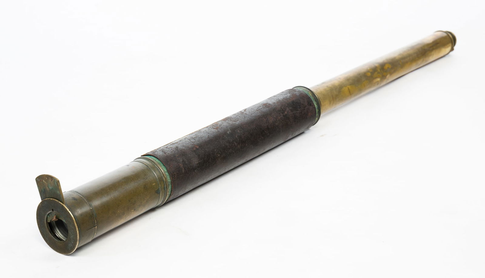 BRASS AND LEATHER SINGLE-DRAW TELESCOPE. (1 of 4)