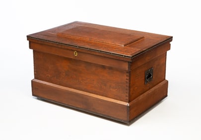 AMERICAN SHIPWRIGHT'S TOOL CHEST.