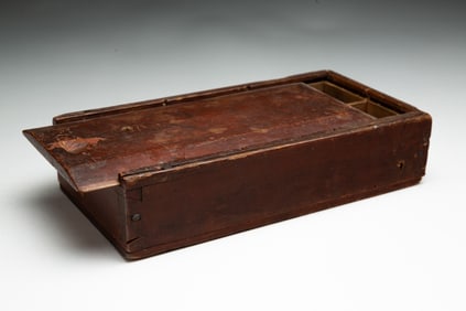 AMERICAN SLIDE LID BOX WITH SPRING LATCH.