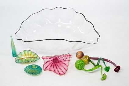 DALE CHIHULY (AMERICAN, B. 1941) PERSIAN SEAFORM ART GLASS SET.