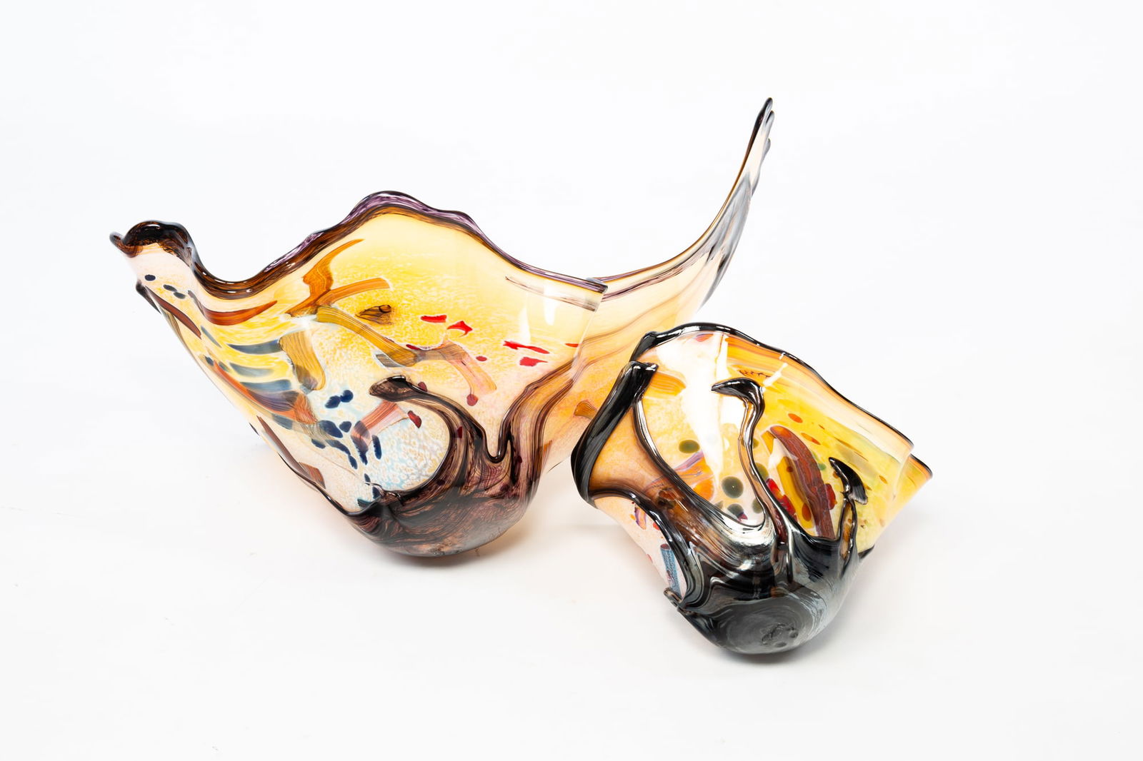 CHIHULY-STYLE YELLOW ART GLASS TWO PART ENSEMBLE. (1 of 4)