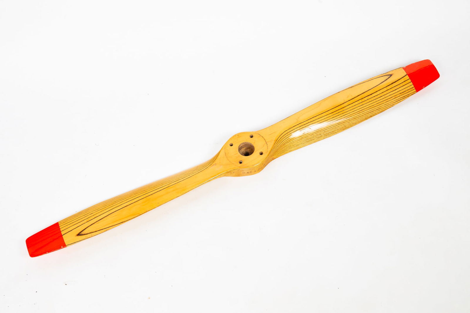 AMERICAN LAMINATED PINE AIRPLANE PROPELLER. (1 of 4)