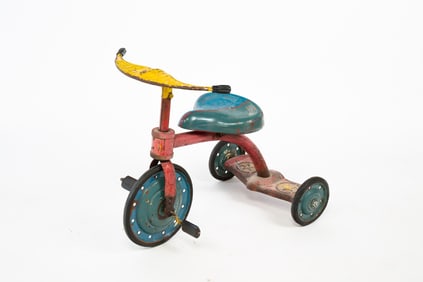 AMERICAN 1930S PAINTED METAL CHILD'S TRIKE.