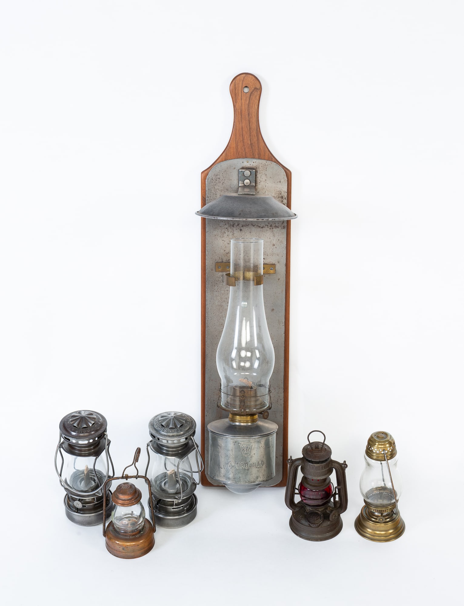 GROUP OF SIX LIGHTING DEVICES. (1 of 6)