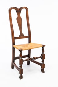 AMERICAN QUEEN ANNE MAPLE SIDE CHAIR.