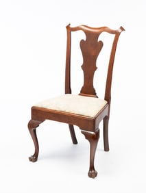 PHILADELPHIA QUEEN ANNE WALNUT SIDE CHAIR.