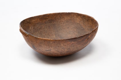 LARGE NATIVE AMERICAN HAND-HEWN BURLWOOD BOWL.