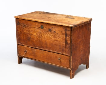 NEW ENGLAND PINE MULE CHEST.