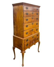 MASSACHUSETTS QUEEN ANNE MAPLE HIGH CHEST.