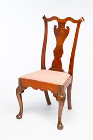 PENNSYLVANIA QUEEN ANNE WALNUT SIDE CHAIR.