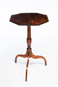 NEW ENGLAND FEDERAL TIGER MAPLE CANDLESTAND.