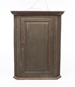 GEORGE III PAINTED PINE HANGING CORNER CABINET.