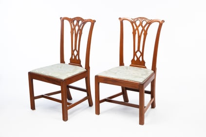 PAIR OF PHILADELPHIA CHIPPENDALE MAHOGANY SIDE CHAIRS.