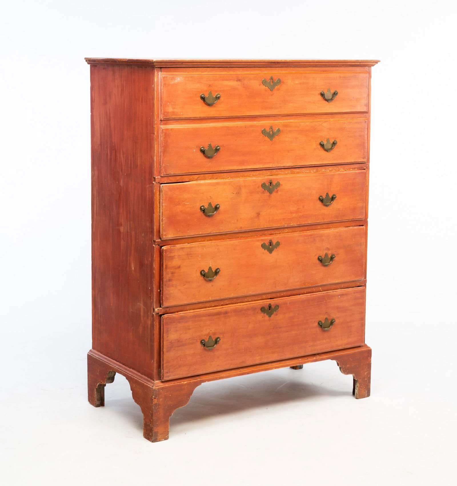 NEW ENGLAND CHIPPENDALE RED-PAINTED PINE THREE-DRAWER MULE CHEST. (1 of 5)
