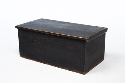 AMERICAN FOLKSY PAINT-DECORATED PINE TRUNK.