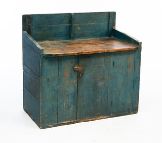 AMERICAN COUNTRY KITCHEN CABINET.