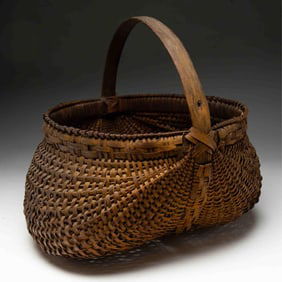 LARGE AMERICAN BUTTOCKS BASKET.