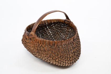 AMERICAN WOVEN SPLINT BUTTOCKS BASKET.