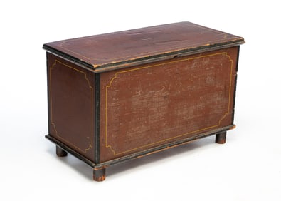 NEW ENGLAND EMPIRE PAINTED PINE BLANKET CHEST.