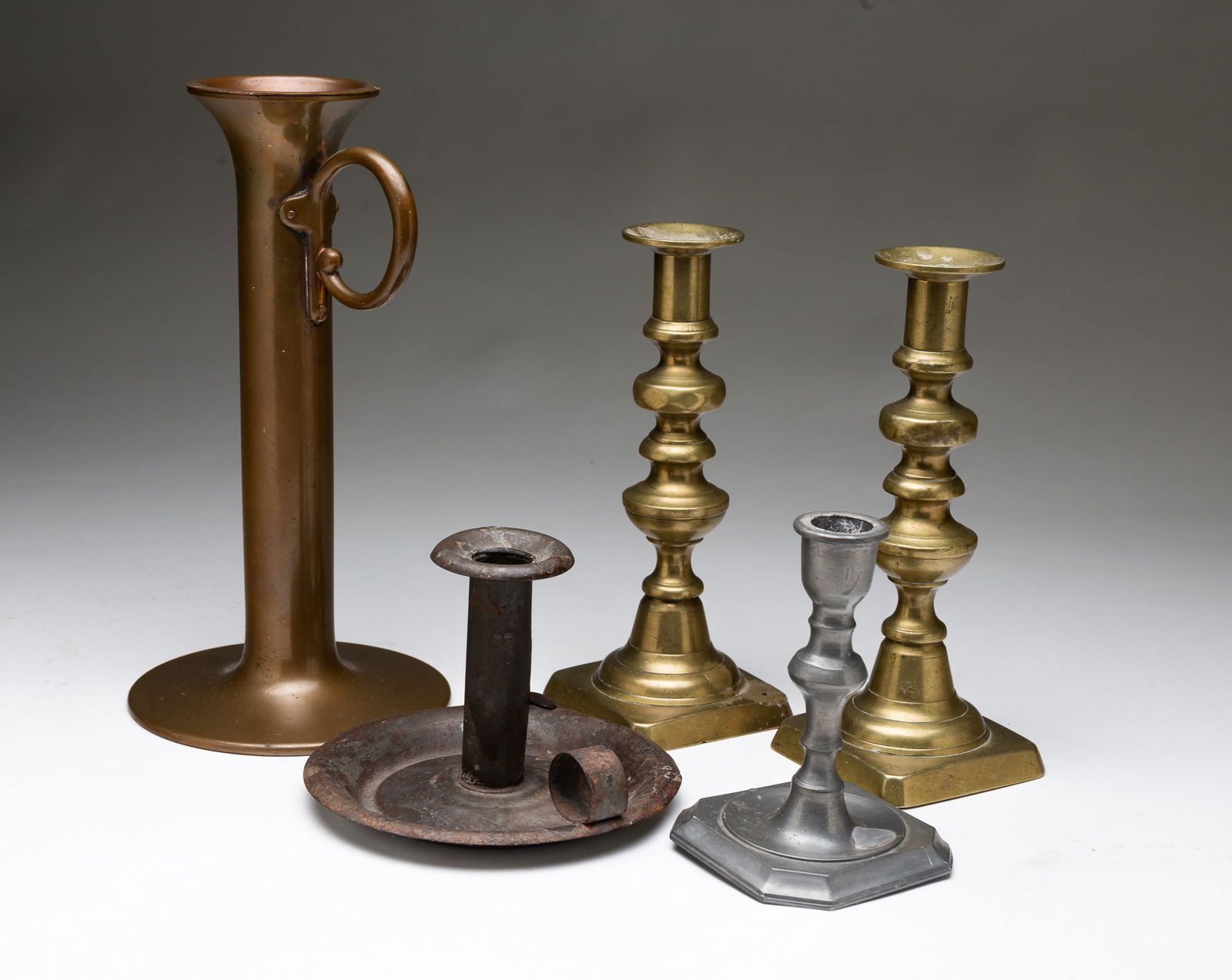 GROUP OF LIGHTING DEVICES. (1 of 6)