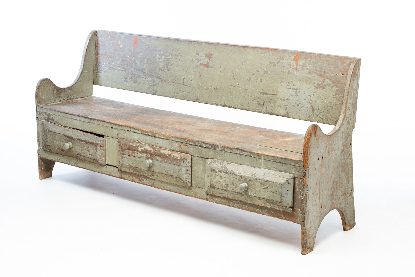 AMERICAN GRAY-PAINTED PINE THREE-DRAWER BENCH. (1 of 5)