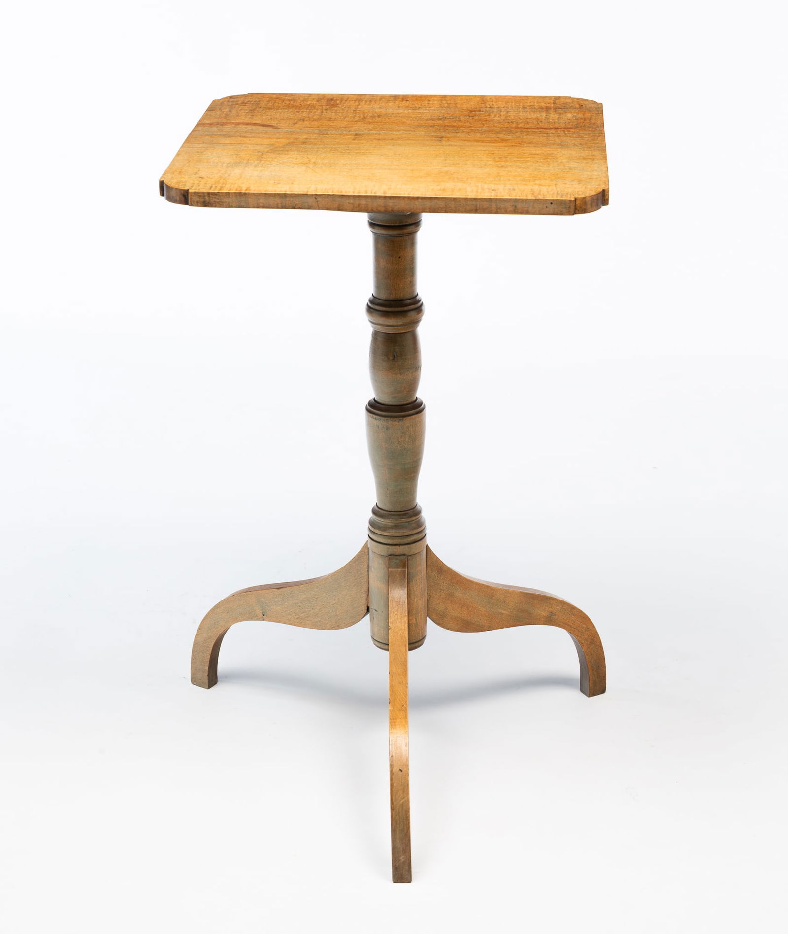 FEDERAL TIGER MAPLE CANDLESTAND. (1 of 4)