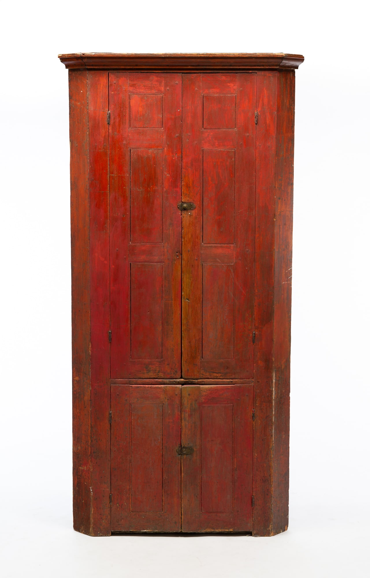 NEW ENGLAND PAINTED PINE CORNER CUPBOARD. (1 of 6)