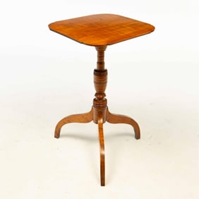 NEW ENGLAND FEDERAL TIGER MAPLE CANDLESTAND.