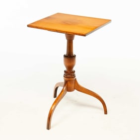FEDERAL MAPLE CANDLESTAND.