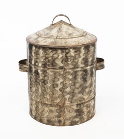 AMERICAN SMOKE-DECORATED TIN SEAFOOD BOIL POT.