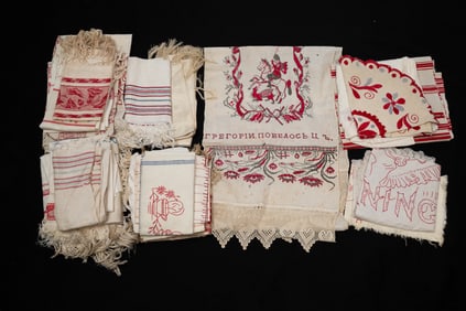 FORTY ZOAR, OHIO HOME LINENS, INCL. TOWELS, NAPKINS, AND PILLOW COVERS.