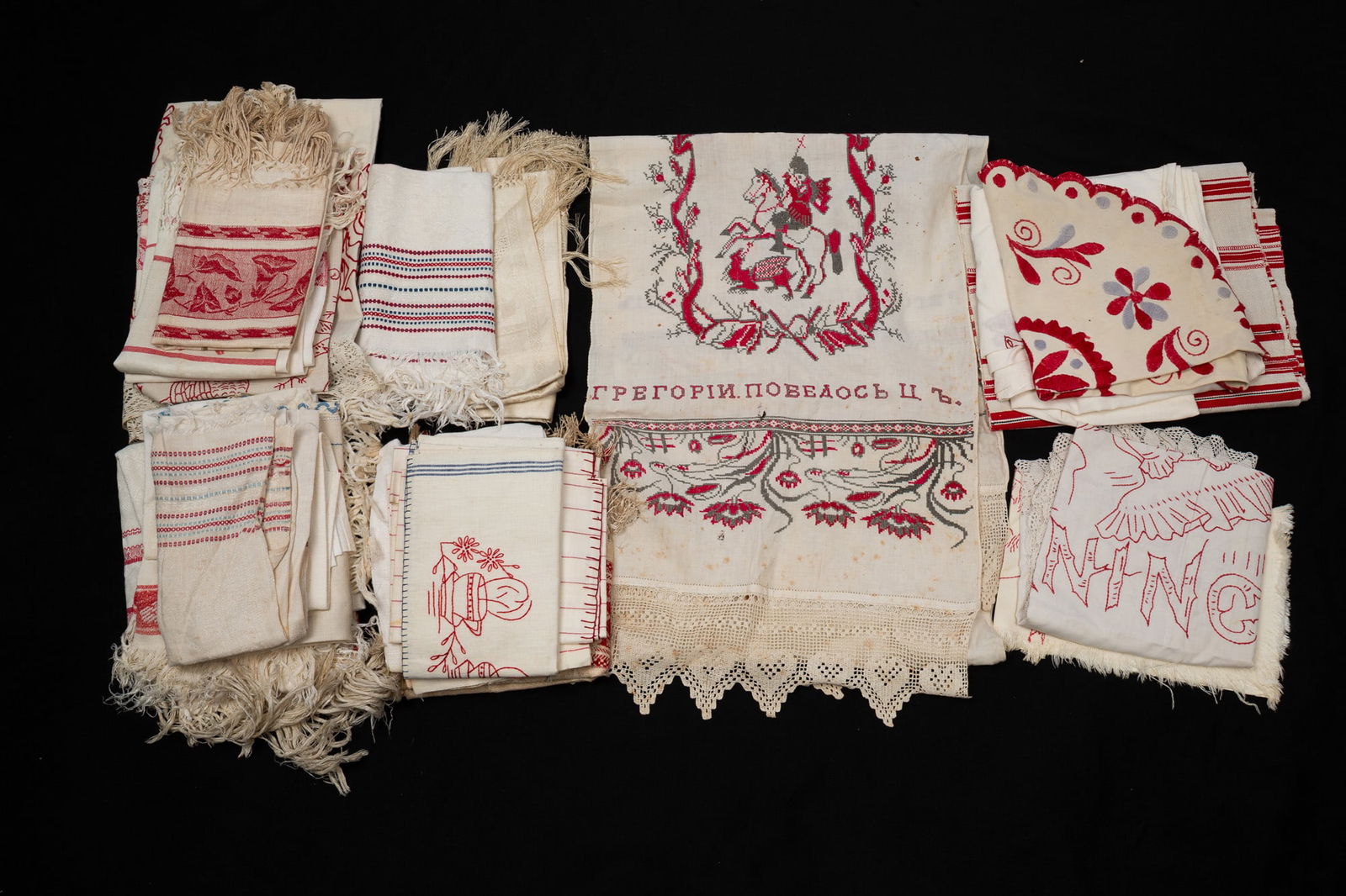 FORTY ZOAR, OHIO HOME LINENS, INCL. TOWELS, NAPKINS, AND PILLOW COVERS. (1 of 12)