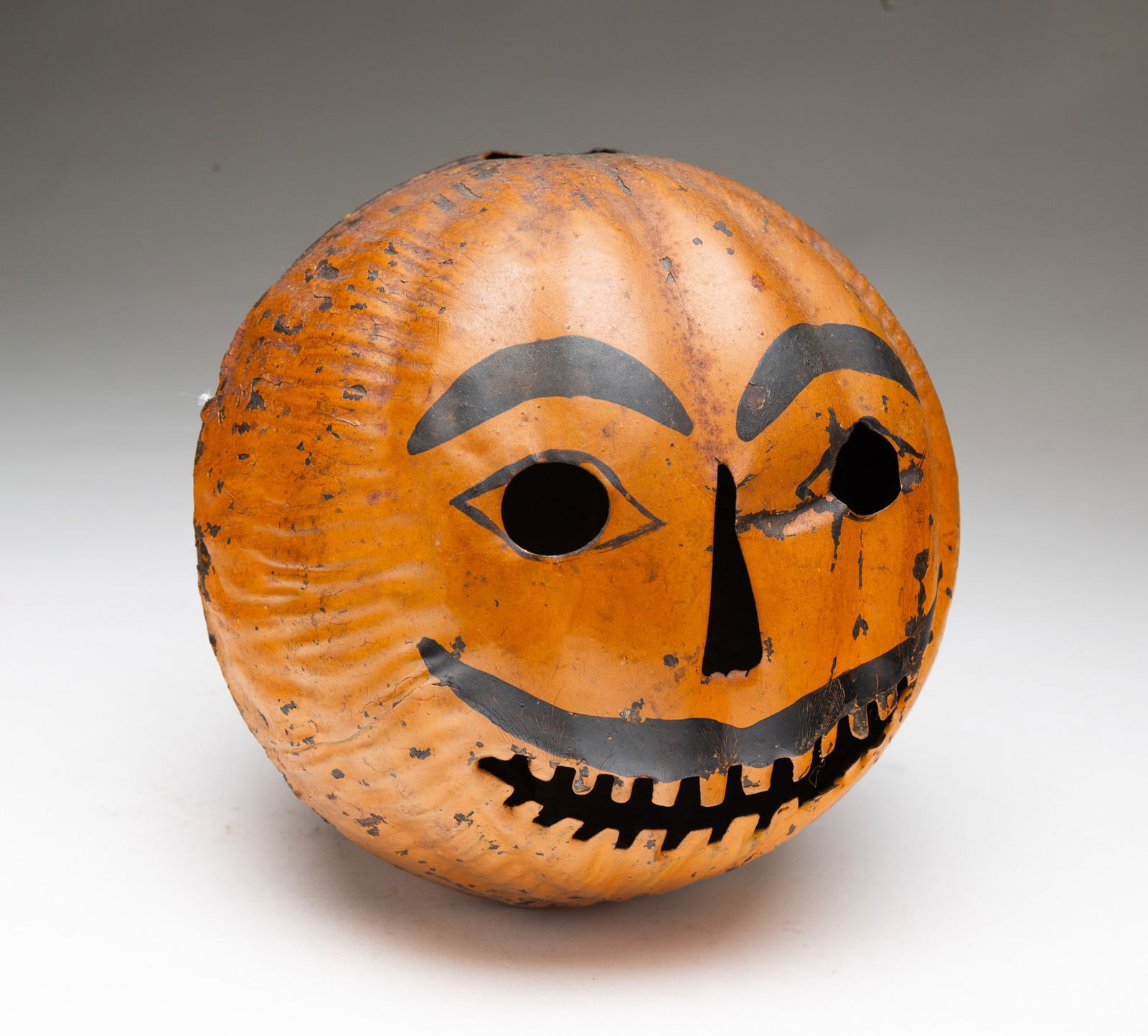 TOLEDO METAL SIGN CO. PAINTED TIN JACK-O'-LANTERN PARADE LANTERN. (1 of 3)