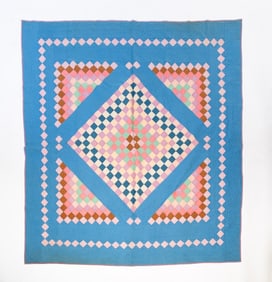AMISH (WAYNE COUNTY, OHIO) COTTON "TRIP AROUND THE WORLD VARIATION" QUILT.