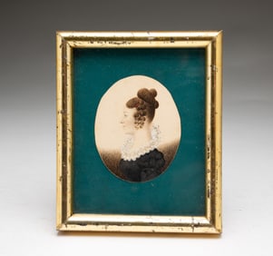 FINE BRITISH SCHOOL MINIATURE WATERCOLOR AND GOUACHE PORTRAIT OF A LADY.