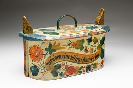 SCANDINAVIAN FOLK ART PAINT-DECORATED BENTWOOD BRIDE'S BOX WITH TINES.